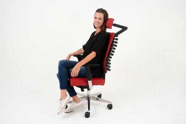A importância da cadeira ergonômica com apoio cervical  para saúde da sua coluna