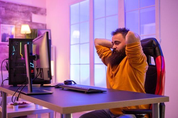 Quais as principais diferenças entre uma cadeira ergonômica e uma cadeira gamer?